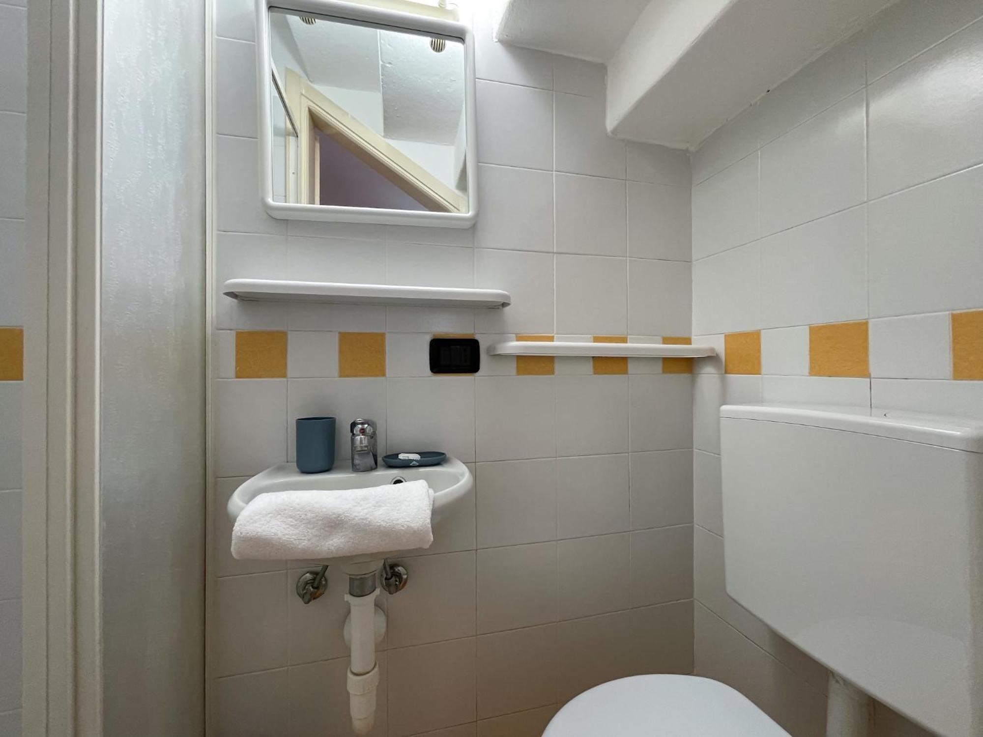 Roncati 7 Center Town Studio Apartments Bellagio Luaran gambar