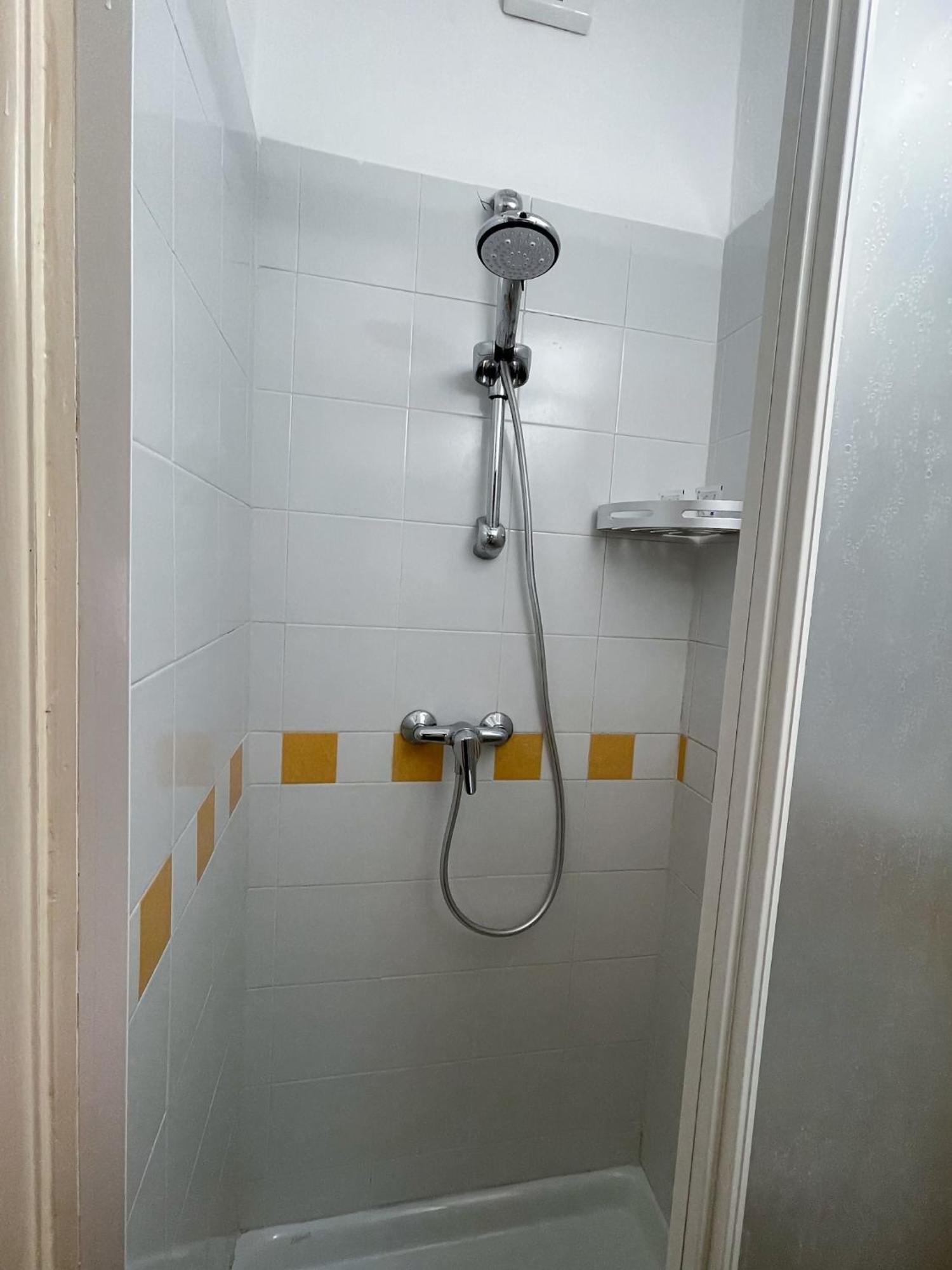 Roncati 7 Center Town Studio Apartments Bellagio Luaran gambar