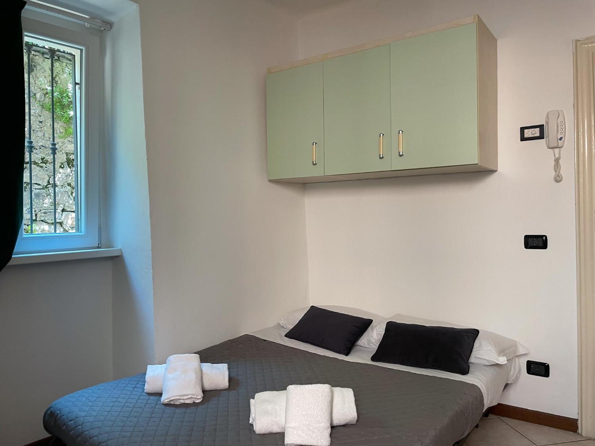 Roncati 7 Center Town Studio Apartments Bellagio Luaran gambar