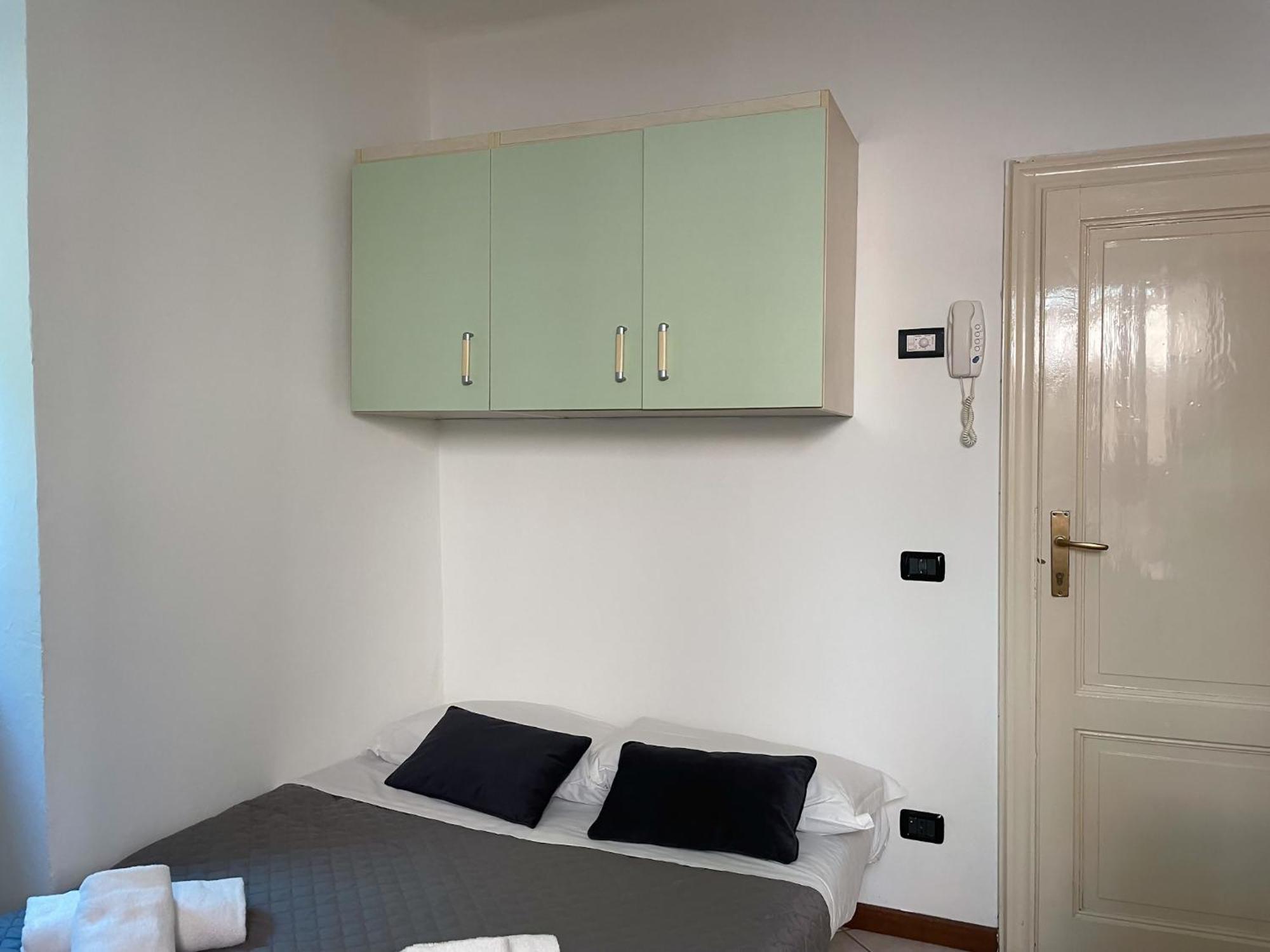 Roncati 7 Center Town Studio Apartments Bellagio Luaran gambar