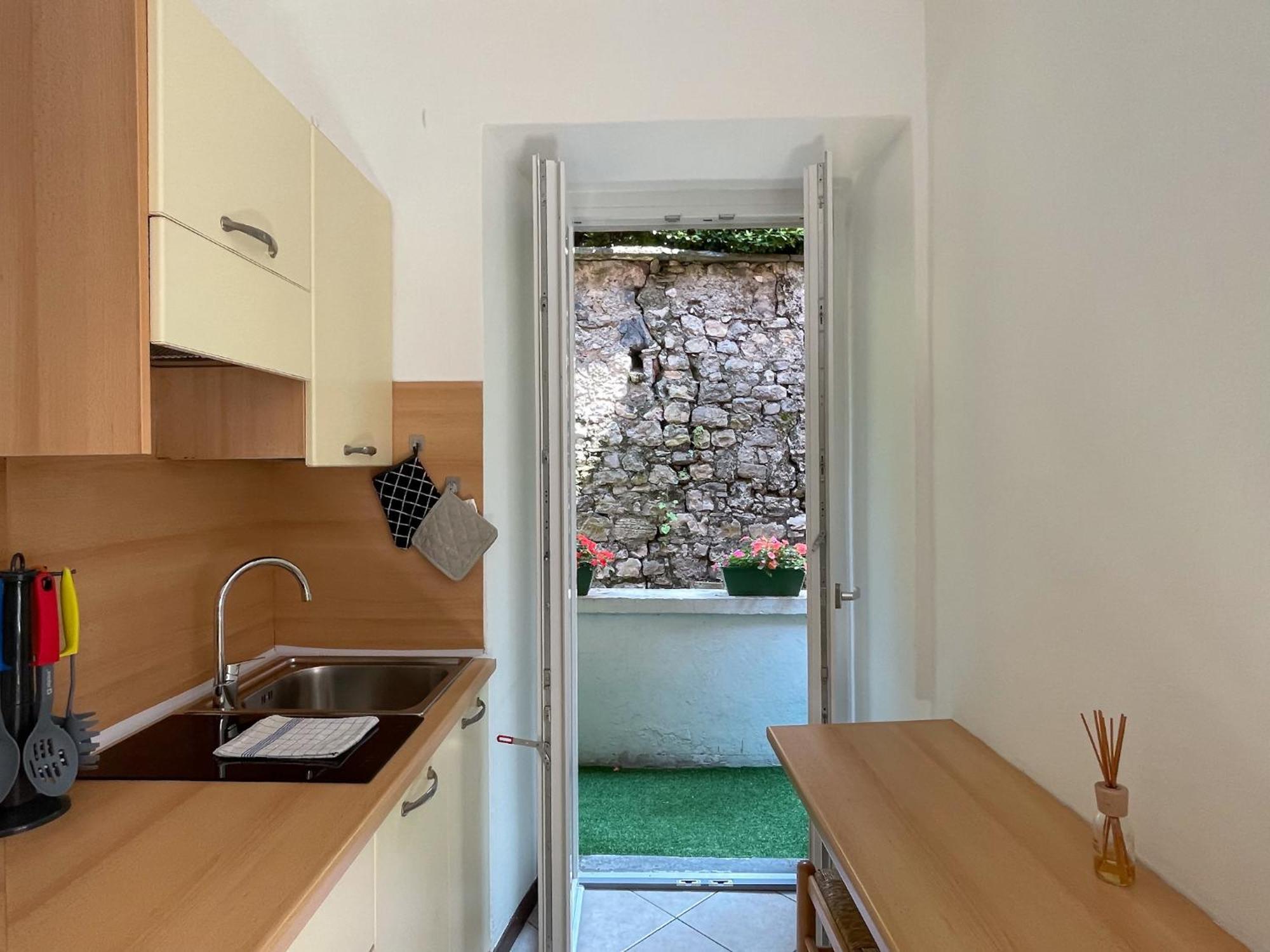 Roncati 7 Center Town Studio Apartments Bellagio Luaran gambar